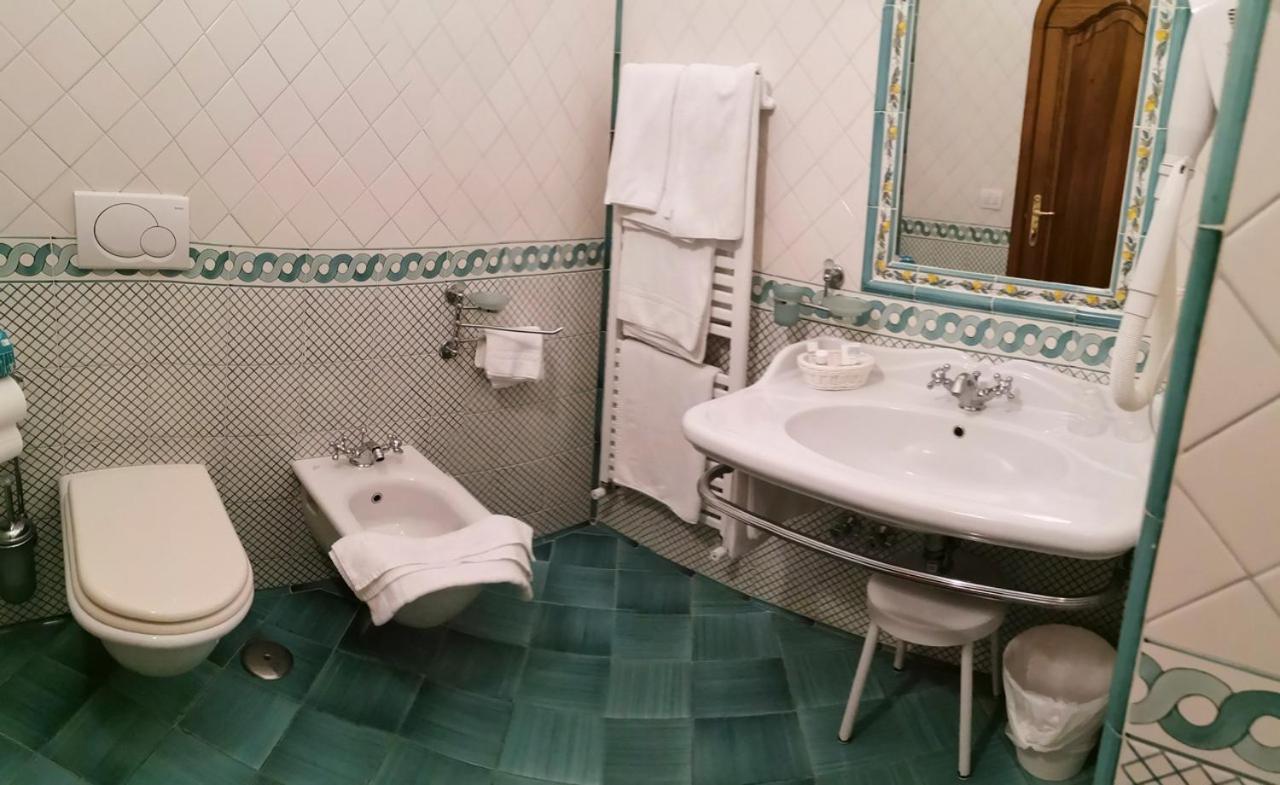 فندق ديمورا فورنيلو بوسيتانو المظهر الخارجي الصورة